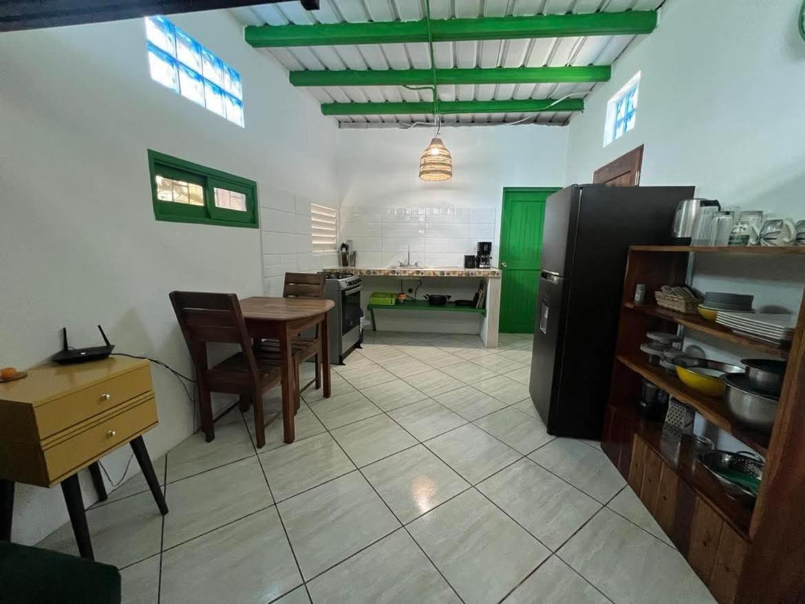 Buena Onda Backpackers Hotell San Juan del Sur Exteriör bild